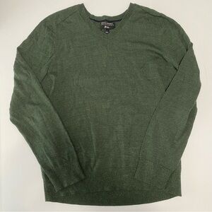 Banana Republic Men's V-Neck Sweater - Dark Green